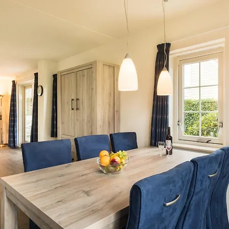 Villa Restyled With Soundbar 500m From The s-Gravenzande